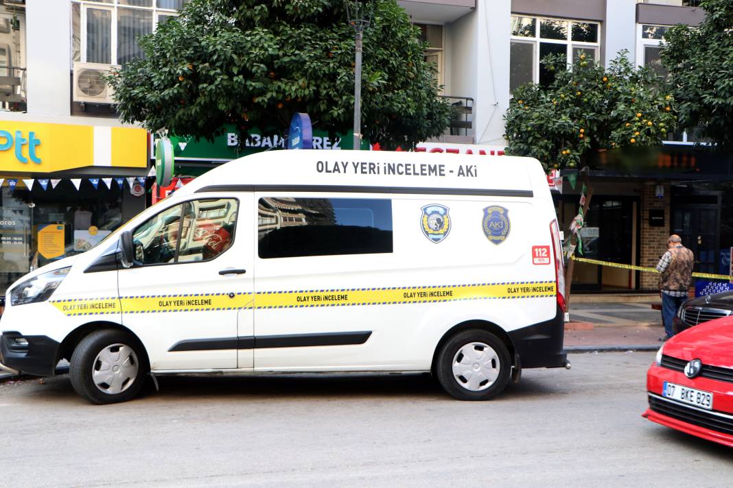 Eski sevgilisini öldürüp canına kıyan polis Konya’da toprağa verildi 2